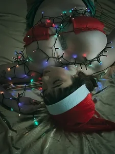 SamantaG happy and very sexy christmas Pic 3