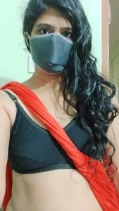 Niharika_telugu143のSaree with braの 2 枚の写真