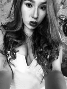 Vicky_Sky_ Black or white 😋 Foto 7