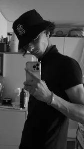 Albino1122 Public Pic