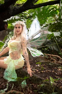 TinaMercier Careful… This Fairy Casts Spells 🪄 🧚🏻🌸 Foto 7