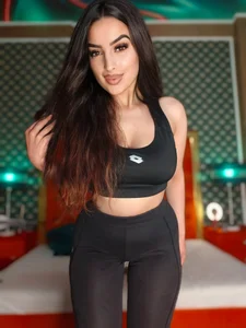 VallerieJones Gym outfit vibes Immagine  5