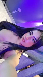 Alice_26_ A pretty girl waiting for your company Foto