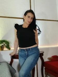 BrendaCantorelMy jeans and my beautiful presence 🌹💋 Bild 5