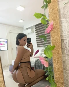 Iconic sensual girl de StarxxxM  6 Imagens