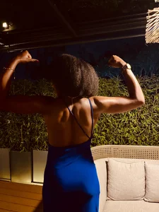 NaughtyGymBabeのFlexy fever 🥵🫶🏾の 2枚の写真