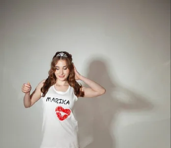 JennyyLuv: Public ( 2 фото)