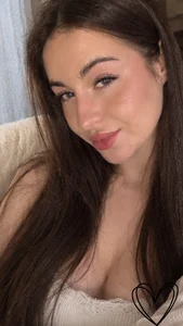 Kaylee_Blush Public  3টি ছবি
