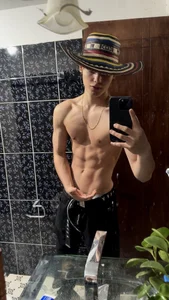 GYM BOY od Max_cortes1  8 snímek