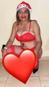 NalaviのMerry Christmas and a Happy New Year, celebrating my first Anniversary, grateful to everyoneの枚の写真