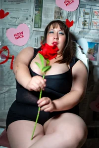 _Emily_rosee_ RED ROSE 圖片 3