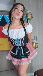 AndreaVelasco fun and many toasts, happy oktoberfest🍻 Pic 4
