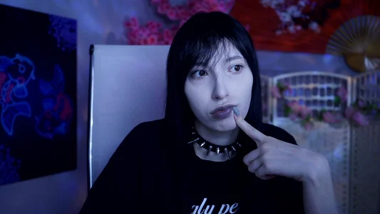SeraphineSparda: emogirl ( 3 фото)