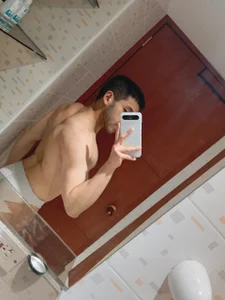 Jhon_Mercu4ry Gym guy or sexy little angel?  5 снимка