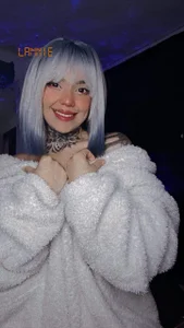 LannieGonzales Blue hair how beautiful lannie looks with her blue hair รูป  4