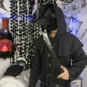 Leonard_Price plague doctor  6টি ছবি