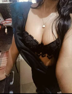 SimplyCleverShina Public Pic 3