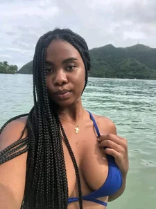 BrenddaMiller_Public图片