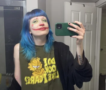 beckytheclown's photo