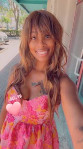 Tyra_x Public Immagine  3