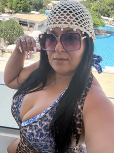 LindaBrairs Vacation Pic 8