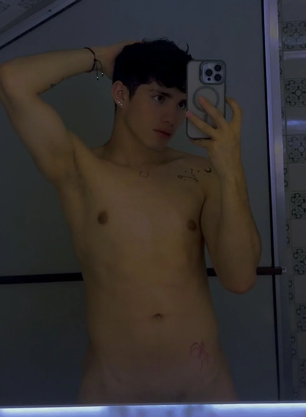 AlejooTwink 님의 트렌드 중인 사진  9693개