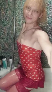 Alexa_Cosmic Wetlook 09. Bathing in red stocking, red panties and red polka dot dress... Foto 6