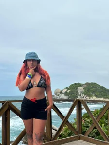 I saw the sea, guys!🌊🦀 de Cat__Moon__  2 Imagens