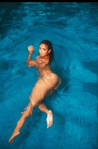 SofieSanz Delete your delicious view and indulge yourself🥵🔥 Photo