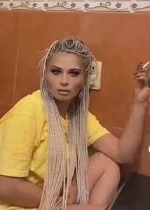 AlishaKlassPublic Bild