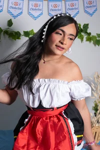 Malaia_thompson_ 🔥 Oktoberfest has never looked like this before Foto 2