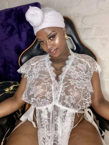 QUEEN_NOBUHLE_FEMDOM_777 Public Pic 5