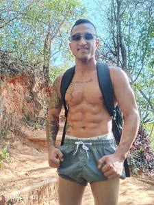 Hello de Fitneehot  2 Imagens