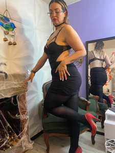 Azaahara_ ✨💋 Elegance, glamour, and irresistible charm. Every pose tells a story, every look leaves you wanti 사진 8