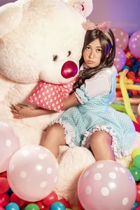 Kim_Tyler Know my friend صورة واحدة|Kim_Tyler Know my friend صورتان|Kim_Tyler Know my friend  3 صور|Kim_Tyler Know my friend  3 صورة