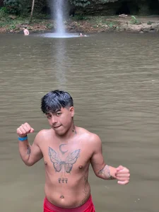 kiing_azahell cute body in red🤭🫢❤️ Foto 6