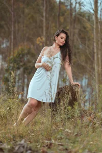 BridgetRodriguez Sexy moment in the forest 🍃 Foto 3