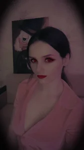 Lora_Secret I'm only like this on a full moon. Watch the moonbefore you come to my place Pic