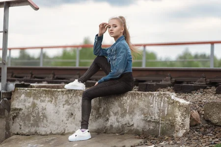 AuburnConfetti Liva Lifestyle Pic 4