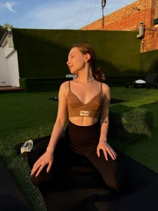 LanaBlu_ in the sunshine টি ছবি