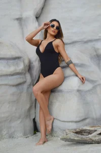 VictoriaNoah_ Black Swimsuit 🖤 Immagine  5