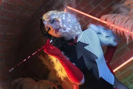 RebeccaHudson Beautiful Cruella! Pic