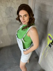 LindaLiony Public Hình