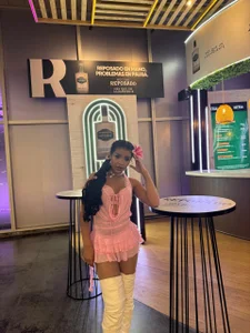 Your concert girl 🔥🥵 de Serena_Fey  6 photos