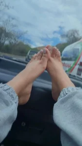 Miss_scarllet_ Public Pic 2