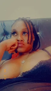 Kinky-Toya Public Pic 8