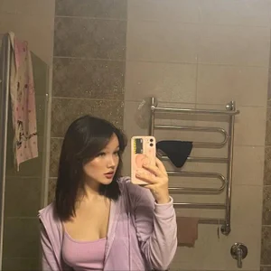 MariamFarr Public Pic 5