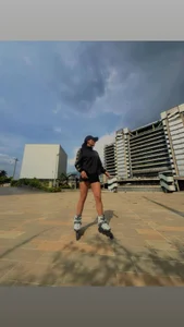 Scarlett_12 Enjoying my day off 🛼 Billede 2