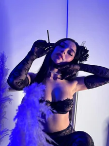 Victoria_Watsson kullanıcısının INDOMITABLE 🖤✨ albümü -  5 fotoğraf