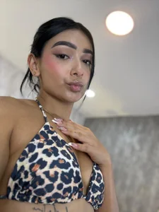 MeganCruzGB 😺 사진 2